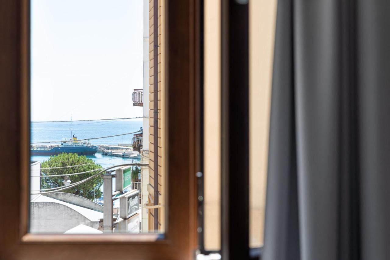 Torre Mola Suite Формія Екстер'єр фото