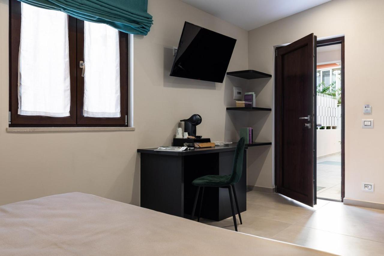 Torre Mola Suite Формія Екстер'єр фото